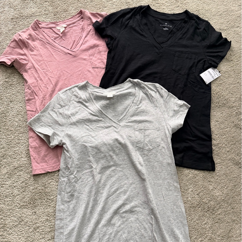 3 Caslon Short Sleeve V-Neck Tees - Black, Gray, Pink. XS